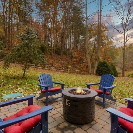 Вилла Gatlinburg Mountain Heaven Retreat Экстерьер фото