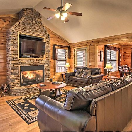 Вилла Gatlinburg Mountain Heaven Retreat Экстерьер фото